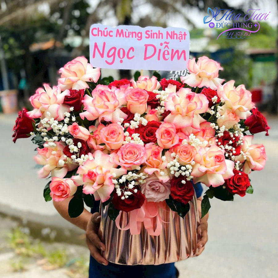 Giỏ Hoa Tươi Hiện Đại